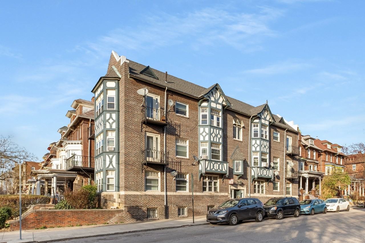 4533 Locust St - Photo 7 of 20