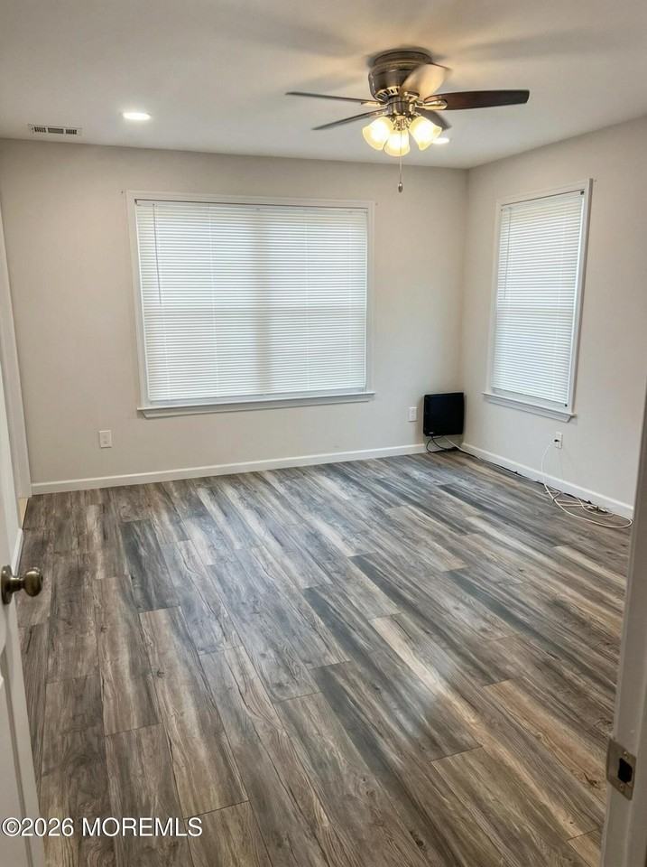 345 Sequoia Ct - Photo 3 of 4