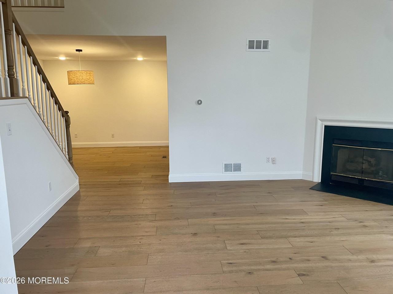 44 Racquet Rd - Photo 6 of 33