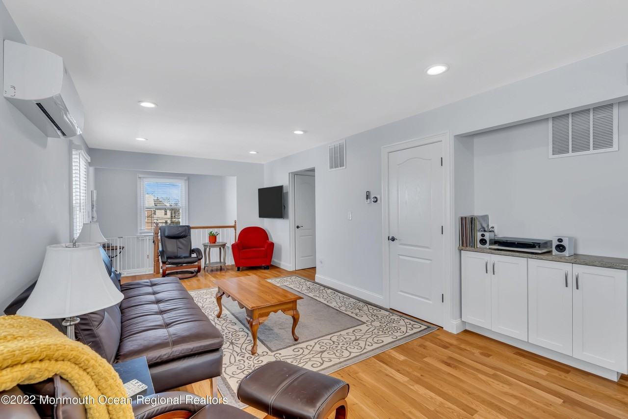 410 4th Ave Unit 2 #2 - Photo 6 of 27