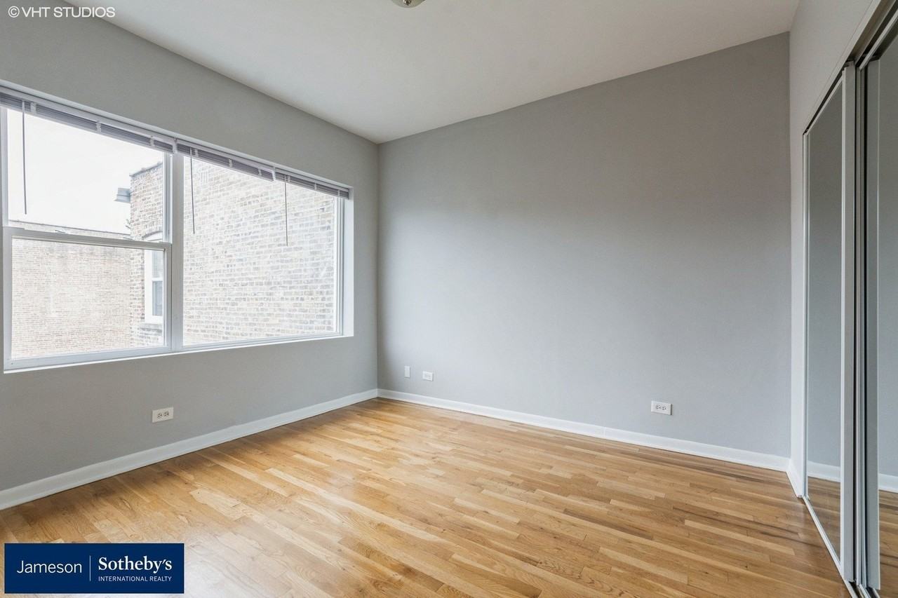 3818 W Ainslie St Apt 3 #3 - Photo 7 of 10