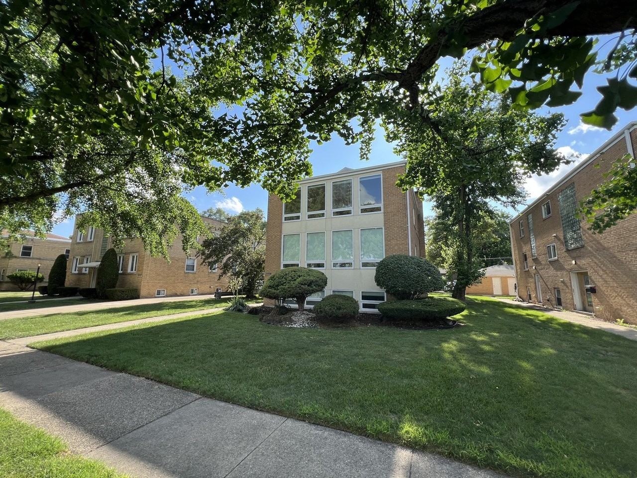 3014 Harlem Ave Apt 1 #1 - Photo 2 of 22