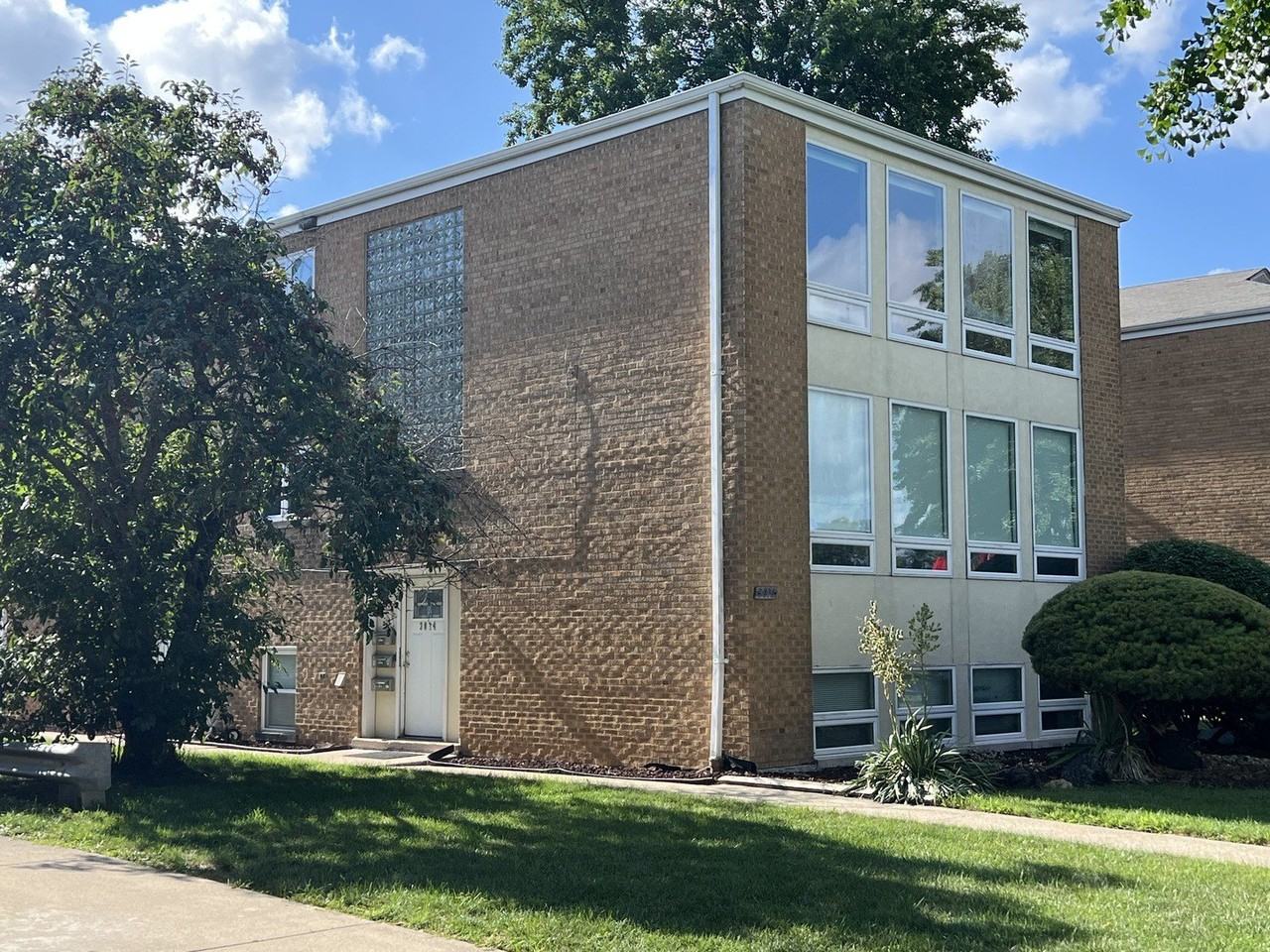 3014 Harlem Ave Apt 1 #1 - Photo 3 of 22