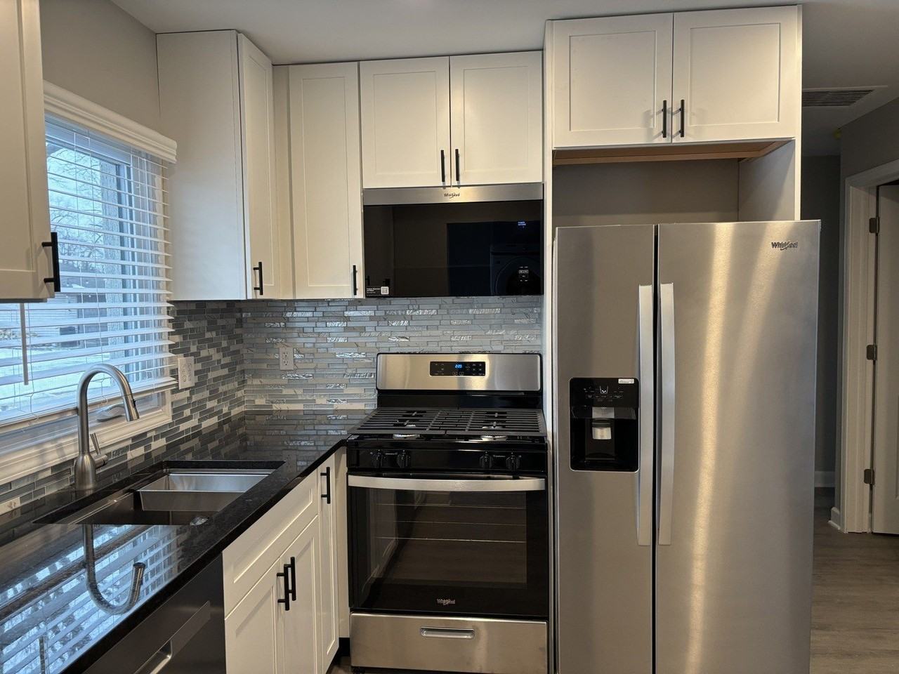 5552 Lyman Ave - Photo 6 of 11