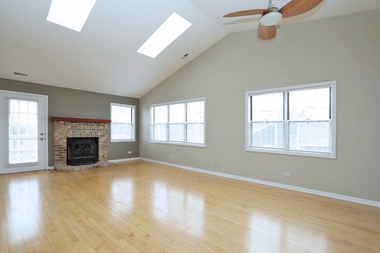 573 W Parkside Dr Unit 0 #0 - Photo 2 of 20