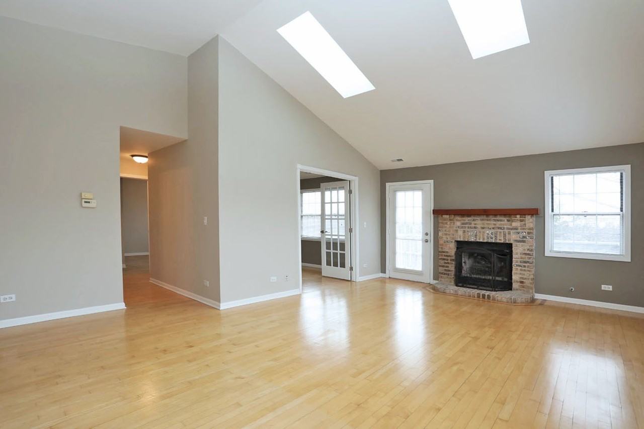 573 W Parkside Dr Unit 0 #0 - Photo 3 of 20