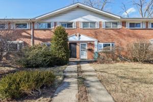 featured image of 414 Skokie Ct