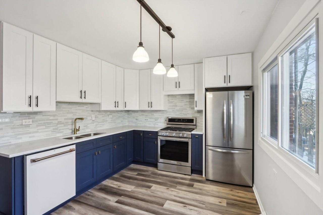 414 Skokie Ct - Photo 4 of 28