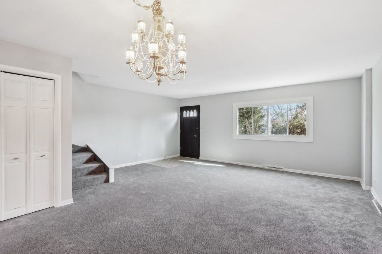 414 Skokie Ct - Photo 5 of 28