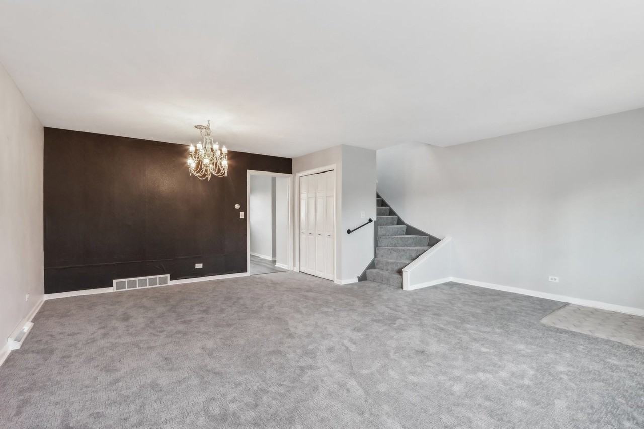 414 Skokie Ct - Photo 6 of 28