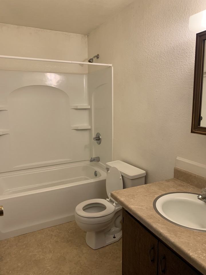 1101 Downey Street - Photo 4 of 5