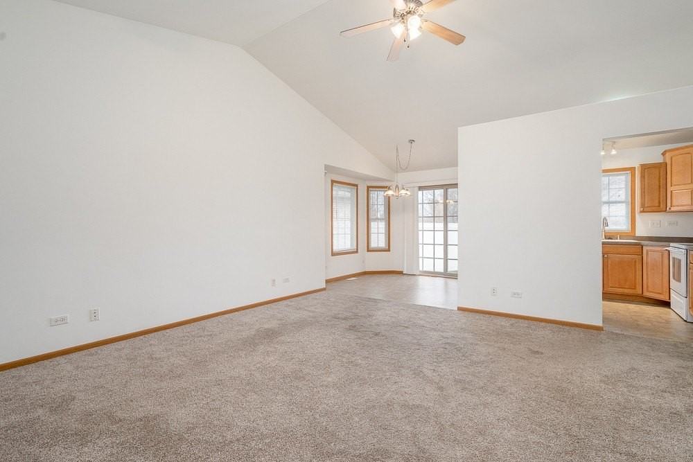 250 S Mcginty St - Photo 4 of 20