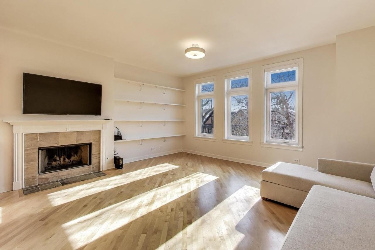 2128 W Walton St Apt 2e #2E - Photo 2 of 21