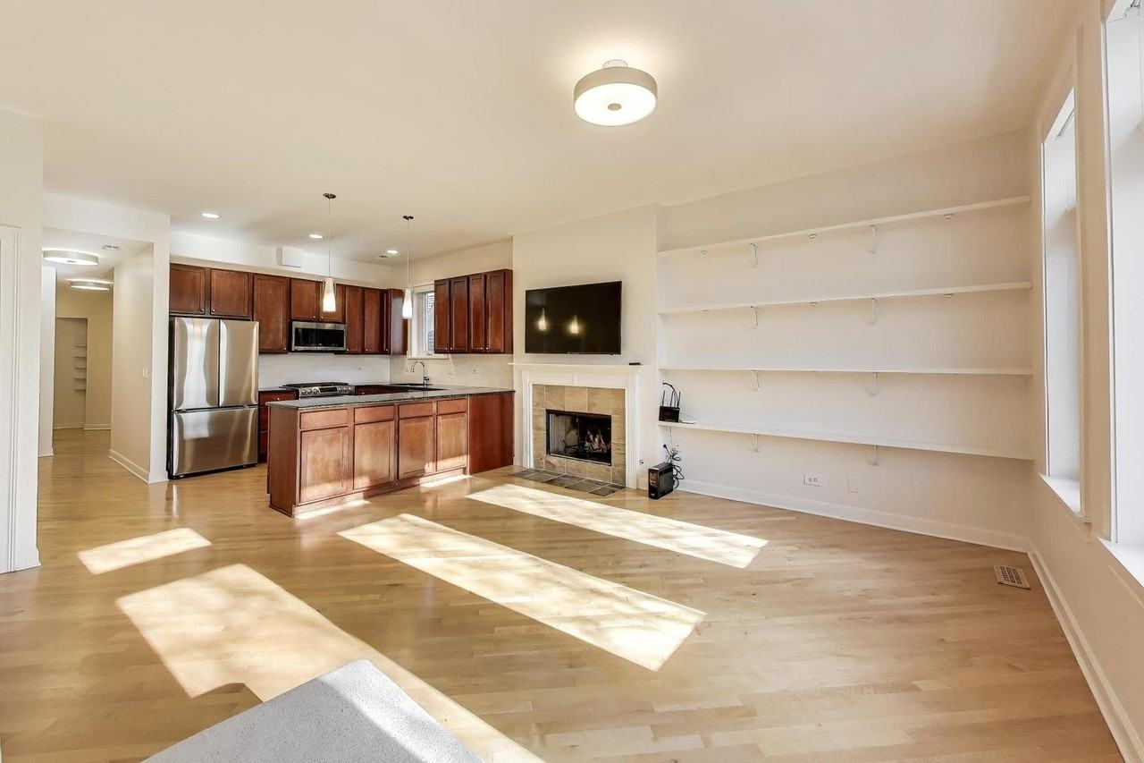 2128 W Walton St Apt 2e #2E - Photo 3 of 21