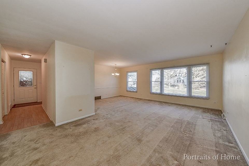 636 62nd St - Photo 2 of 10