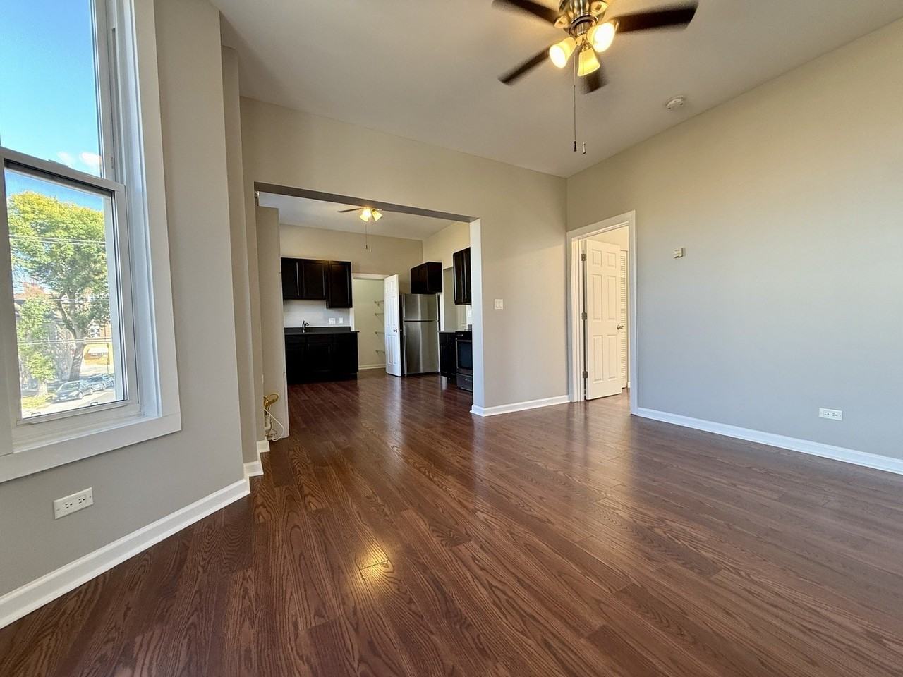 3235 S Racine Ave Apt 2m #2M - Photo 5 of 11