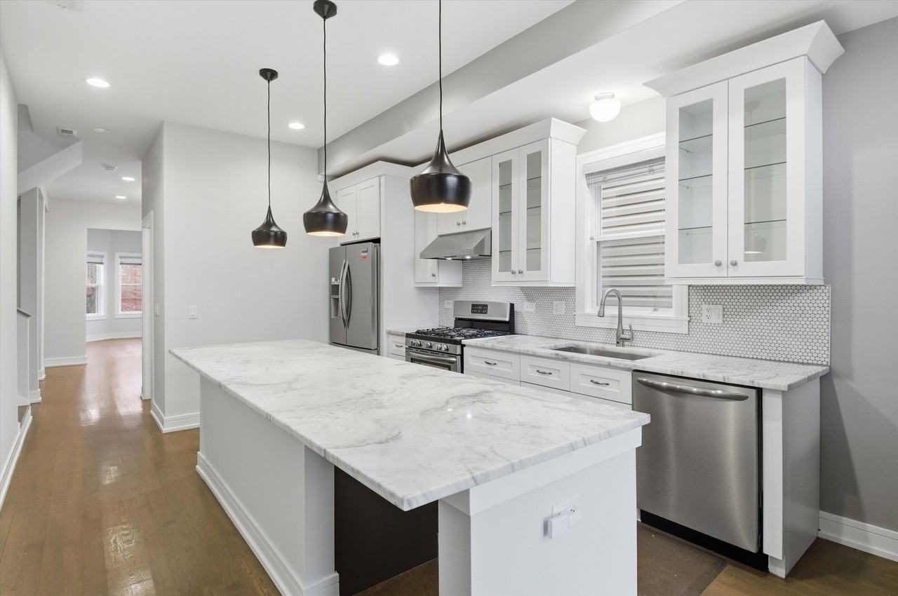 2726 N Saint Louis Ave Unit 2 #2 - Photo 7 of 16