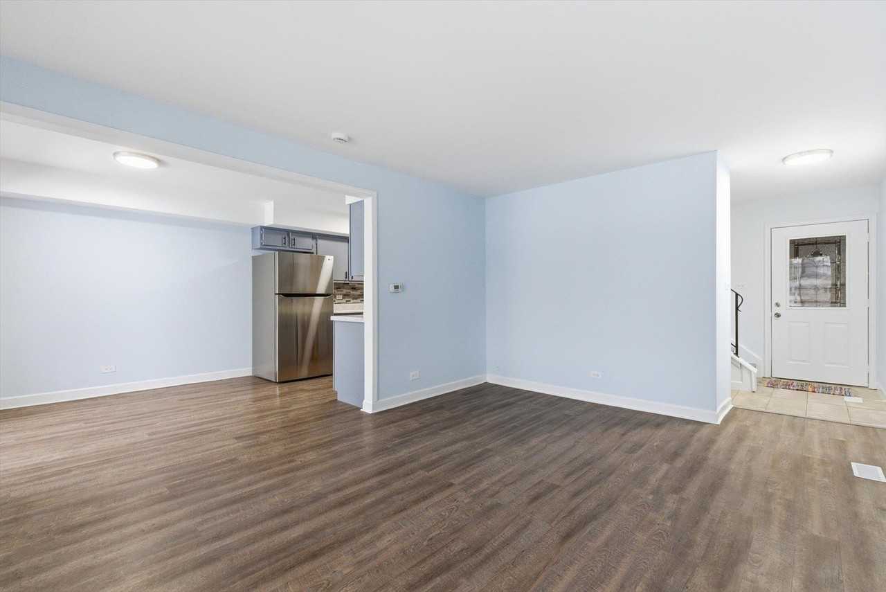 7526 Bristol Ln Unit 2 #2 - Photo 4 of 18