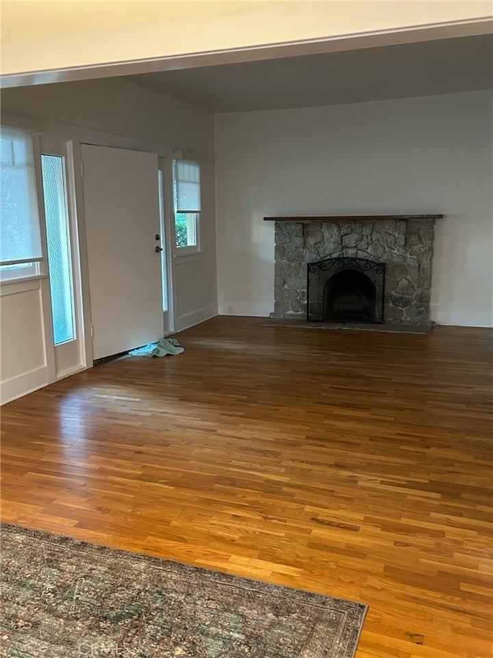 342 Alvarado St - Photo 2 of 10