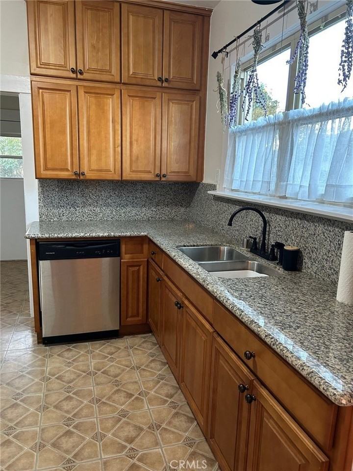 342 Alvarado St - Photo 5 of 10