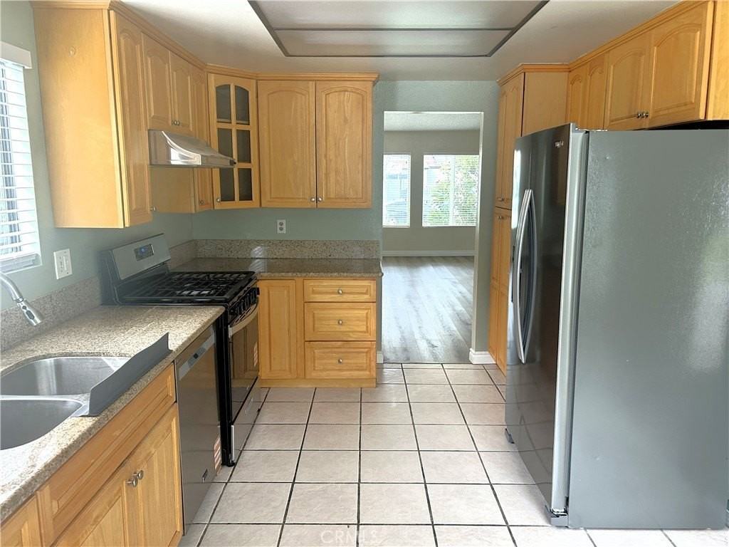 2320 Songbird Ln - Photo 2 of 31