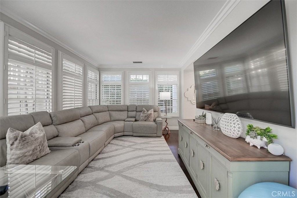 2574 Bungalow Pl - Photo 6 of 47