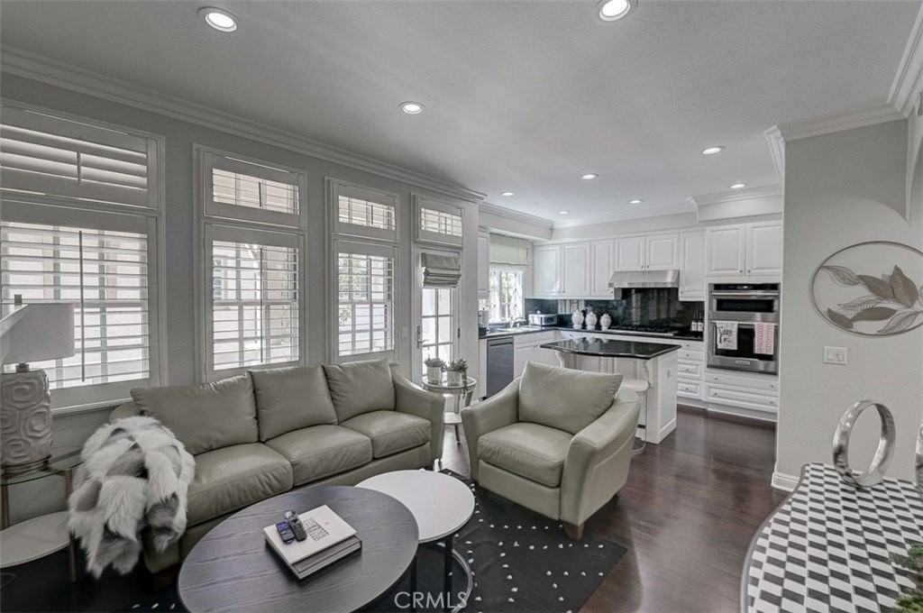 2574 Bungalow Pl - Photo 7 of 47