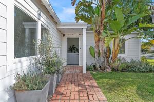 featured image of 940 Dogwood St