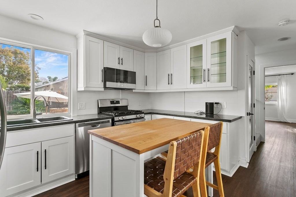 940 Dogwood St - Photo 4 of 31