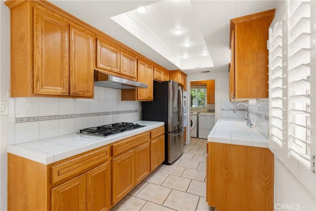 1841 Lake St - Photo 6 of 27