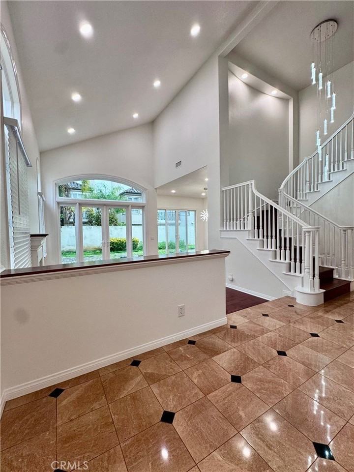 19032 Avondale Ln - Photo 5 of 50