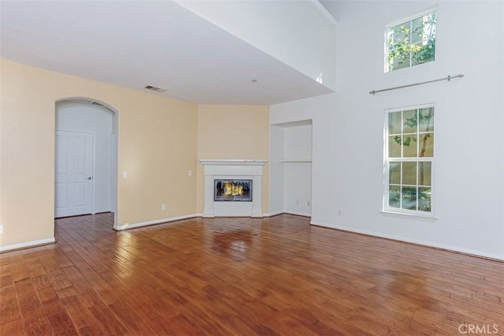 1401 Juliette Way - Photo 3 of 27