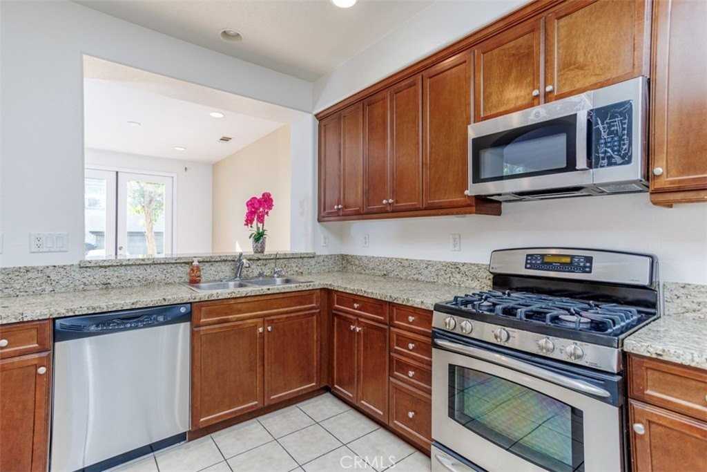 1401 Juliette Way - Photo 5 of 27