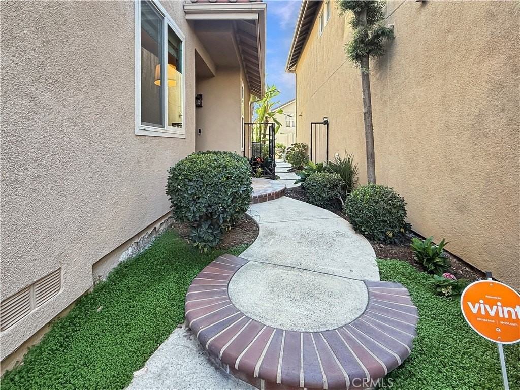 6 Via Floria - Photo 2 of 15