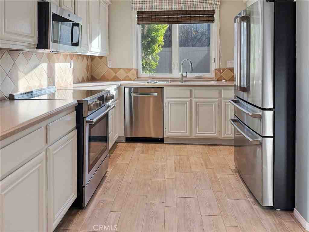 6 Via Floria - Photo 4 of 15