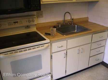 7904 Camelot Ln #4 - Photo 3 of 10