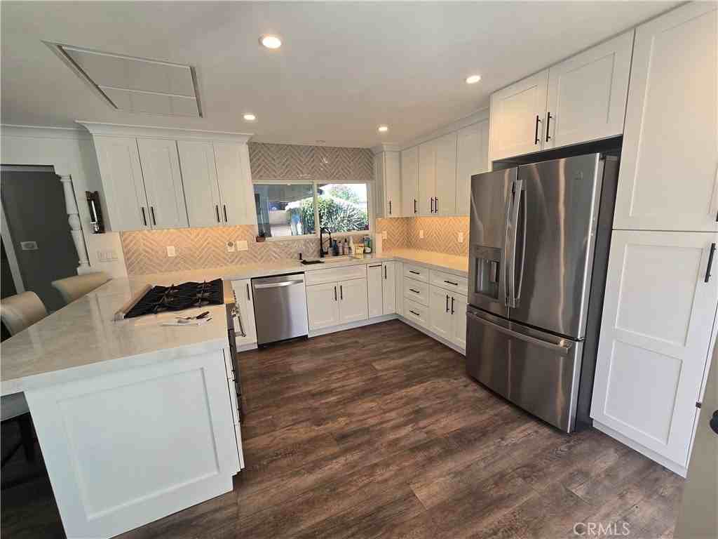 564 E Fellows Dr - Photo 5 of 25