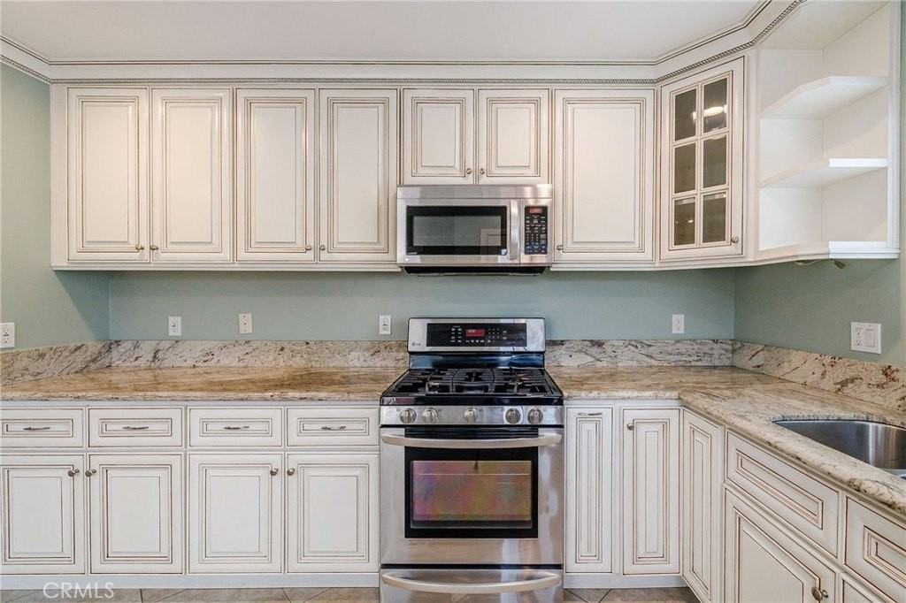 4573 W 167th St - Photo 7 of 29