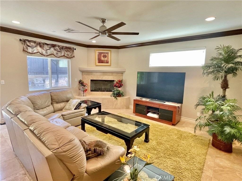 1764 2nd St - Photo 3 of 18