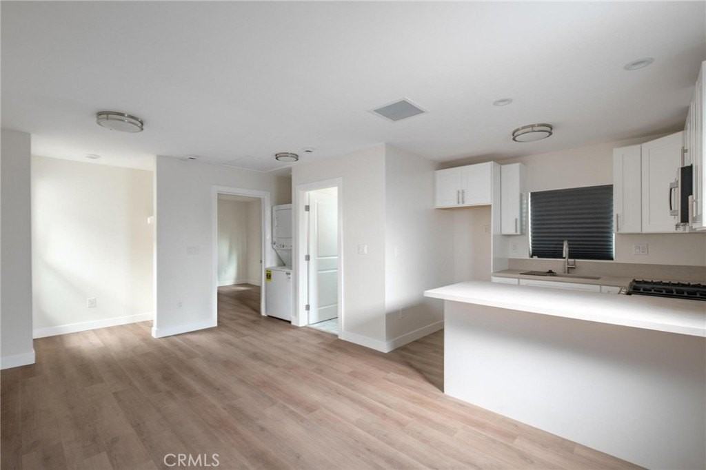 2115 W 29th St #A - Photo 2 of 13