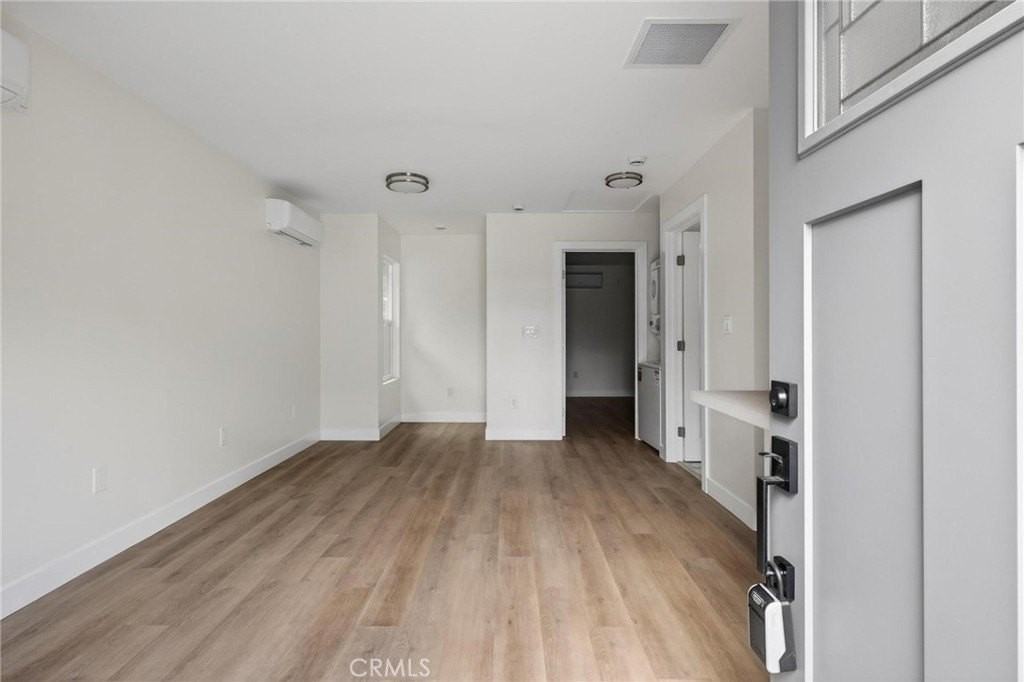 2115 W 29th St #A - Photo 6 of 13