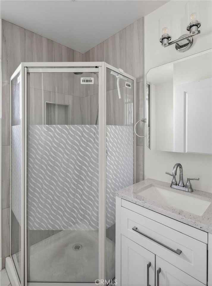 2115 W 29th St #A - Photo 7 of 13