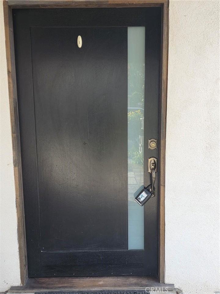 917 Helmsdale Ave - Photo 5 of 49