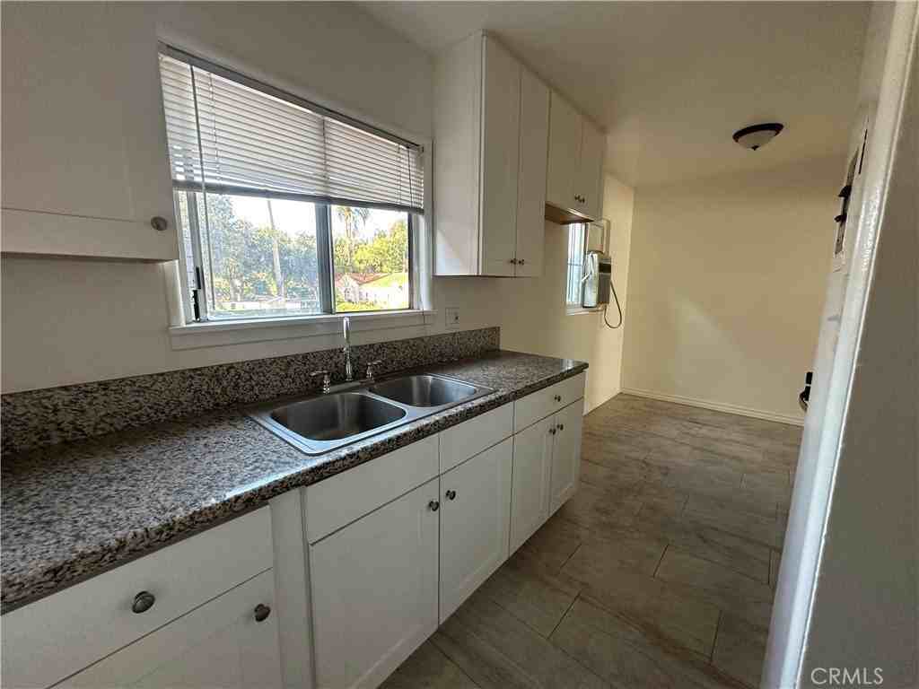 253 E Villa St #6 - Photo 5 of 9