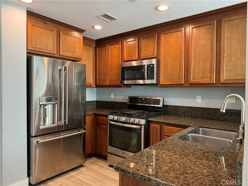 22 Valmont Way - Photo 4 of 27