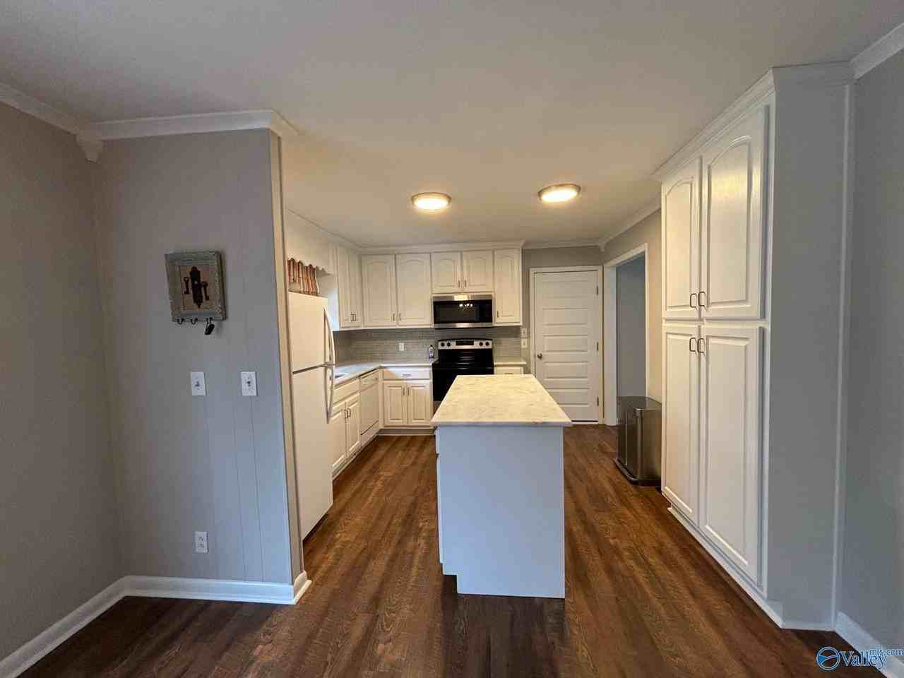 10122 Shades Rd Se - Photo 7 of 28