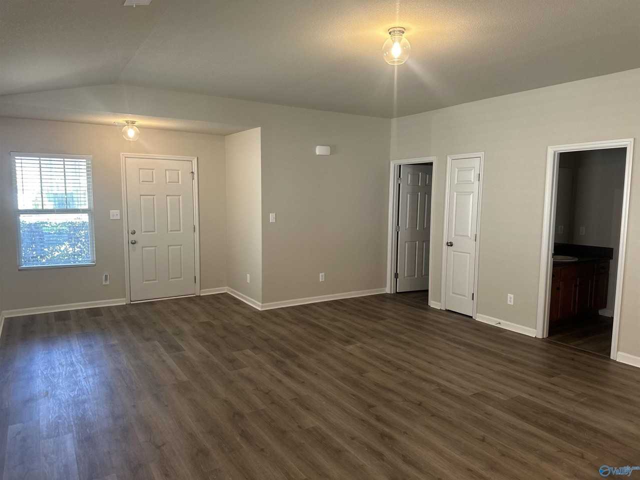 224 Sedgewick Dr - Photo 3 of 12