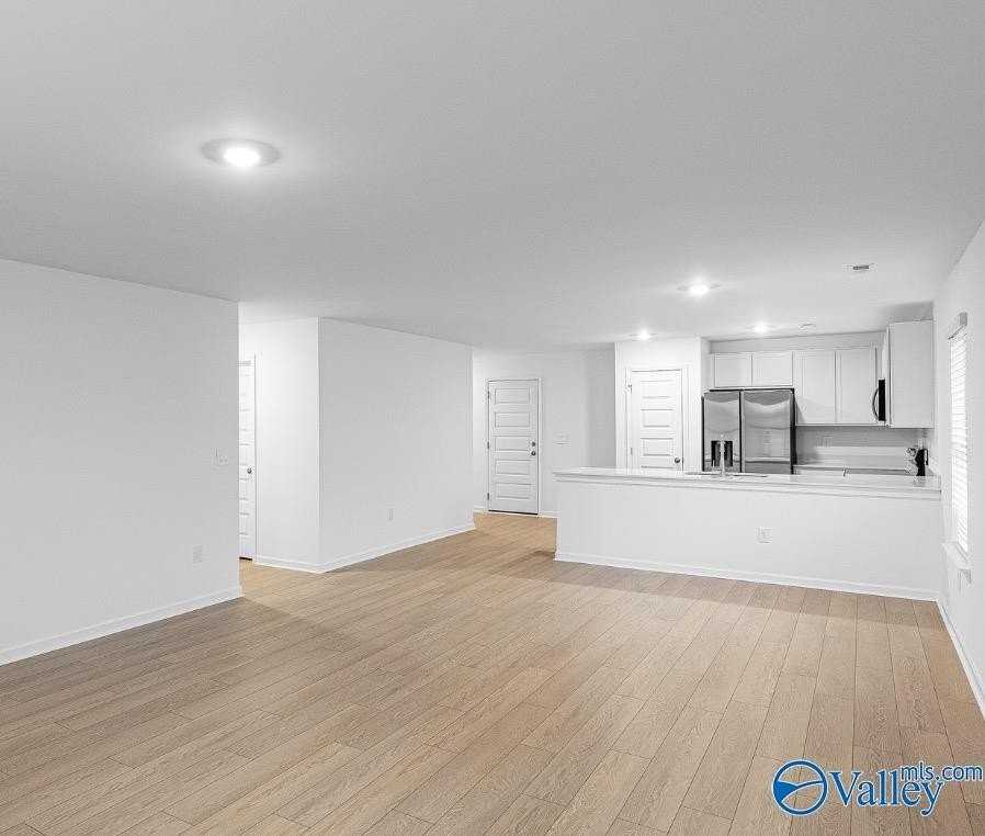 182 Labrador Ln - Photo 2 of 5