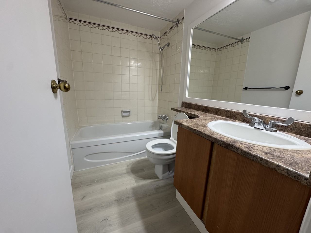 1918 York Ave - Photo 7 of 27