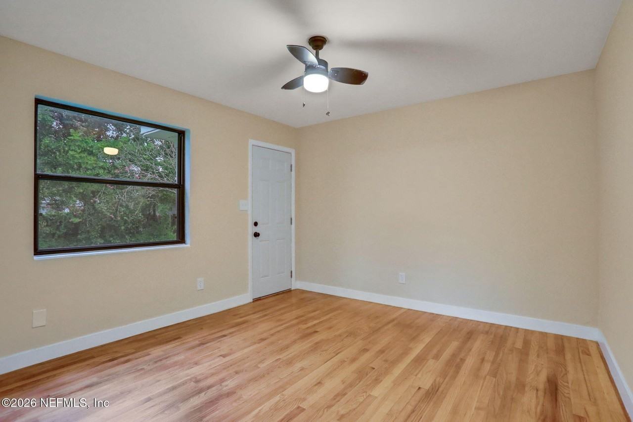 2138 Larry Dr - Photo 7 of 17